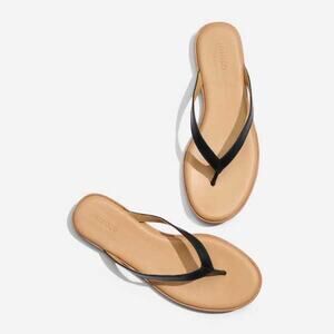 Nisolo Isabel Go To Flip Flop in Black - size 8